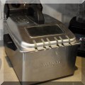 K07. Waring deep fryer. 